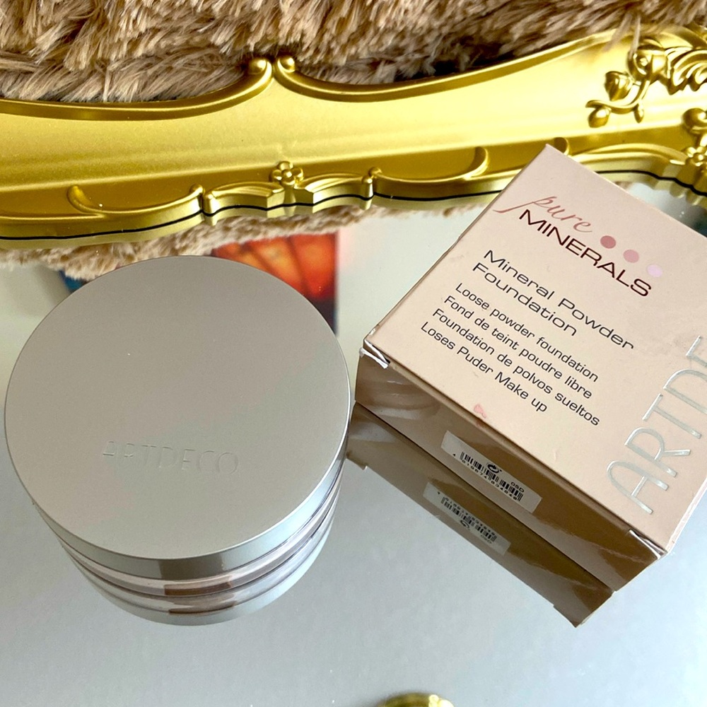 Mineral powder foundation